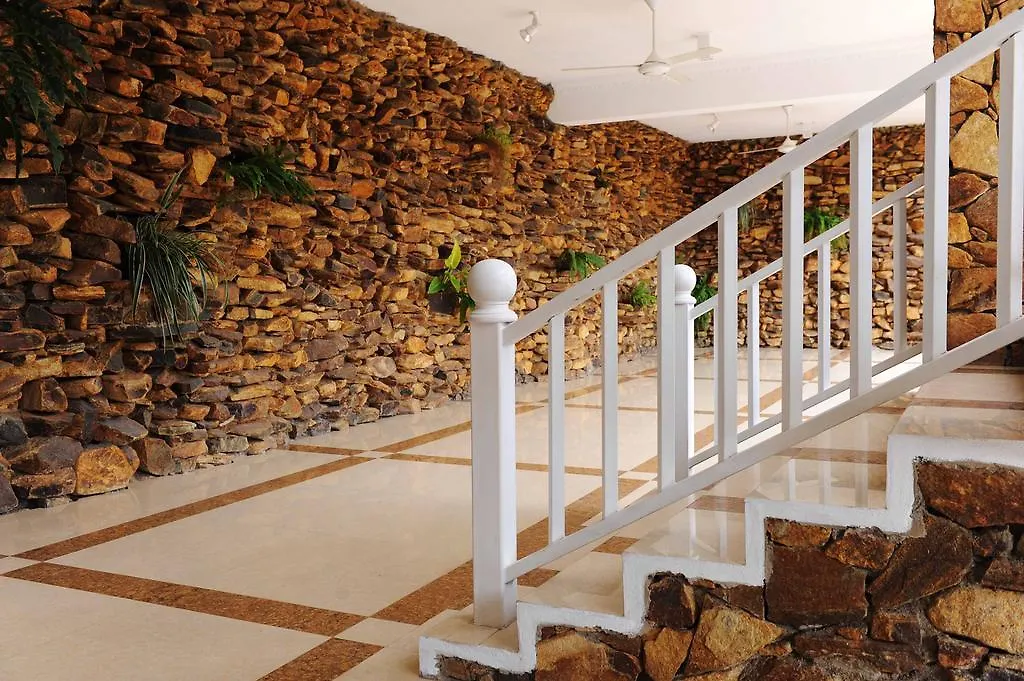 Full Moon Garden Hotel Negombo